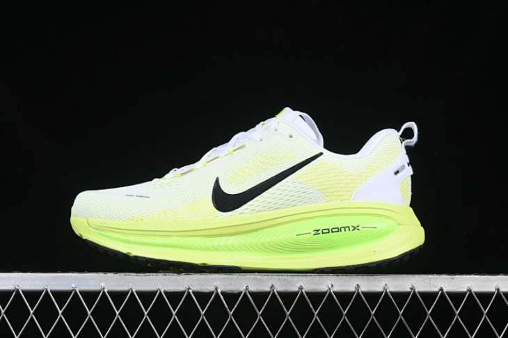 Picture of Nike Vomero 18 _SKUfw18388252169732248fw